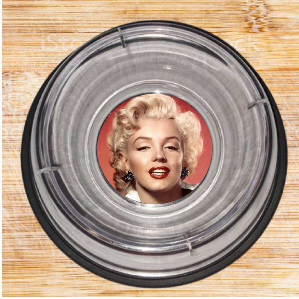 Marilyn Monroe Snack Cereal Change Dish or Pet Bowl NEW. Clear holds 14 oz.